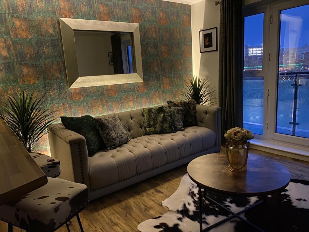 Luxury Riverfront Apartment Newport  Ngoại thất bức ảnh