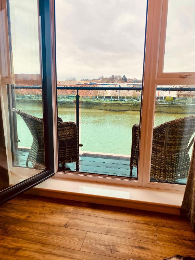 Luxury Riverfront Apartment Newport  Ngoại thất bức ảnh
